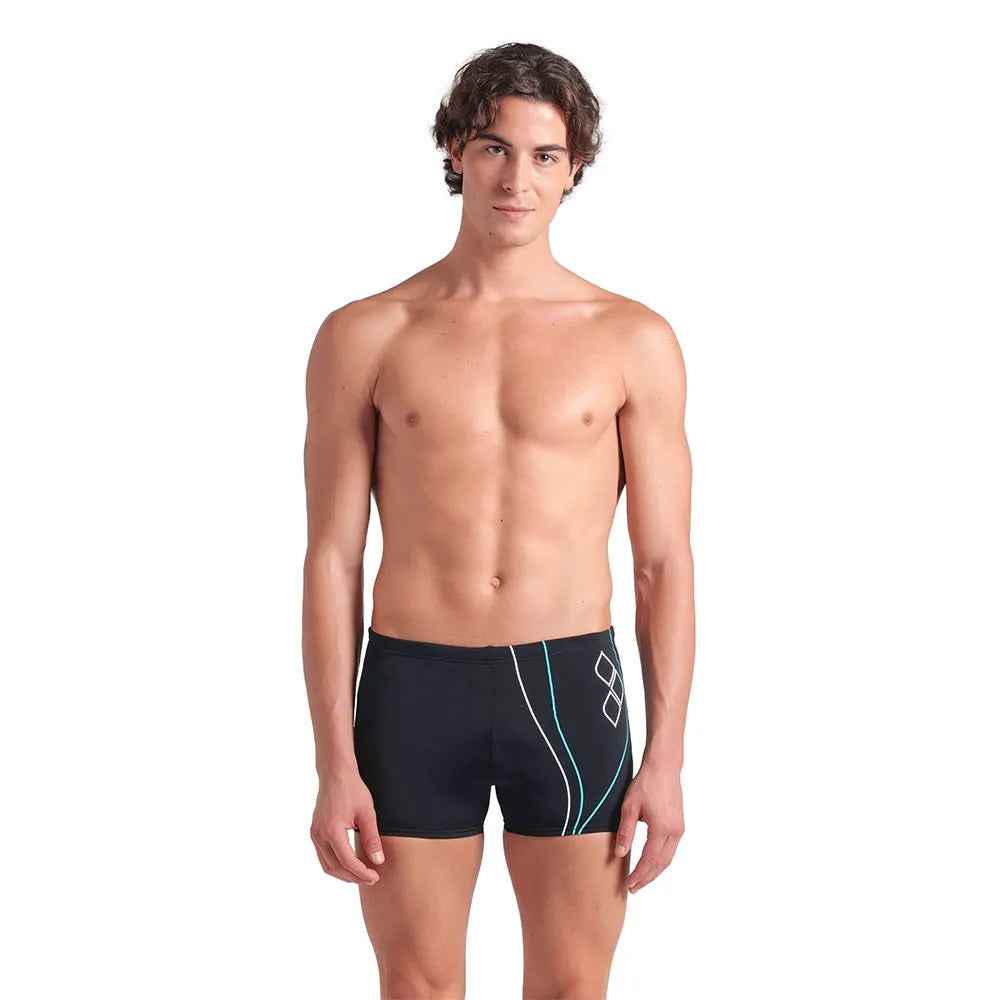 Arena Trail swimming boxer