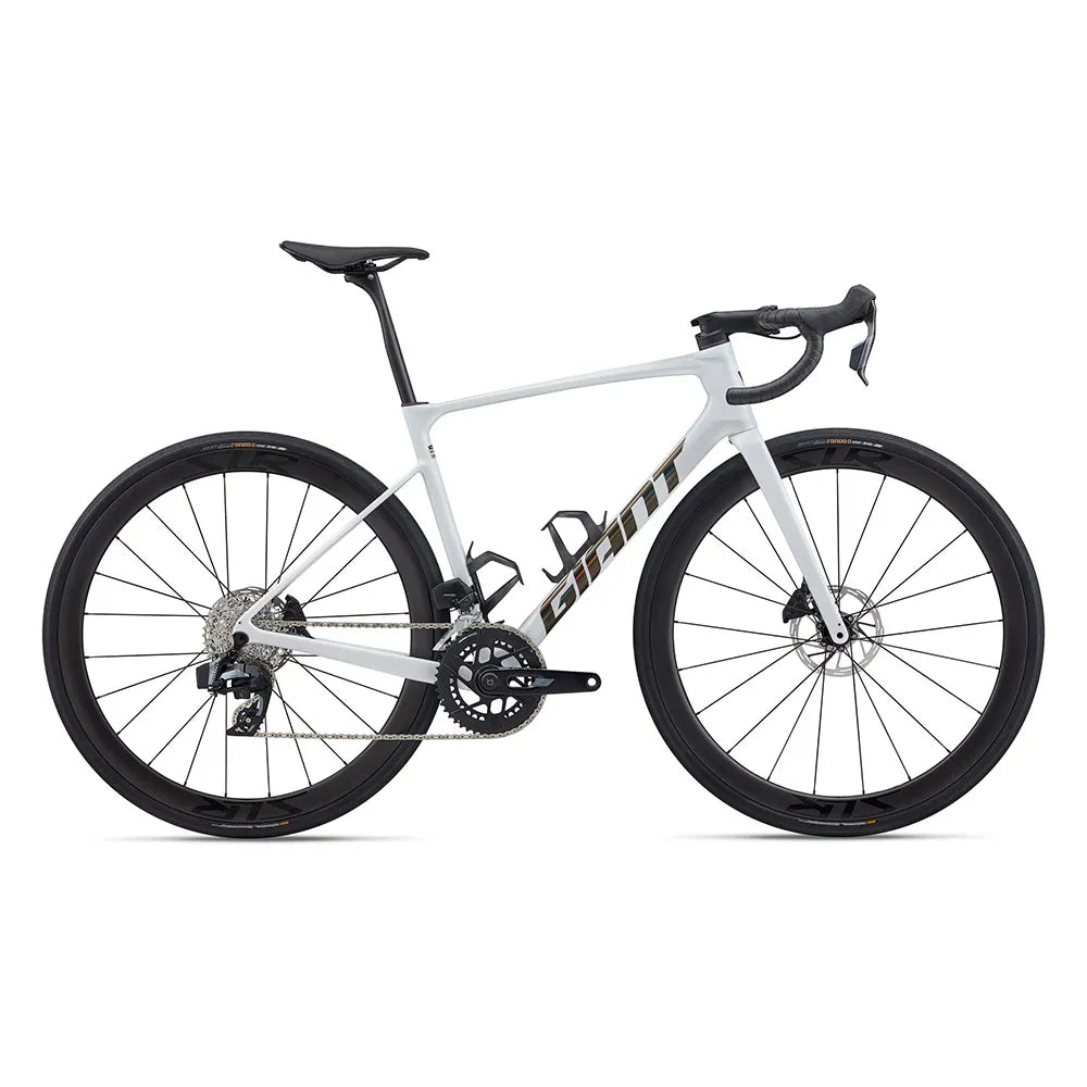 Giant Defy Advanced Pro 1 Rival AXS 2025 road bike