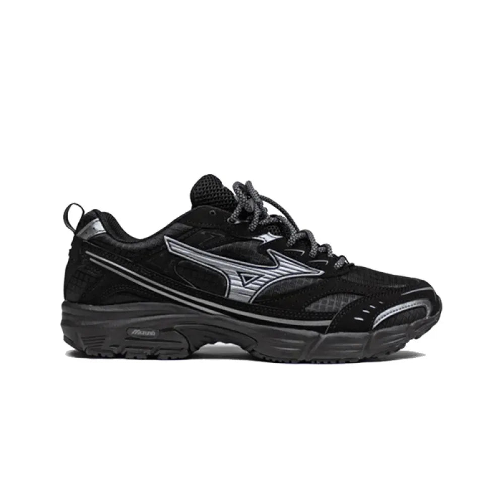 Mizuno MXR Tech trainers