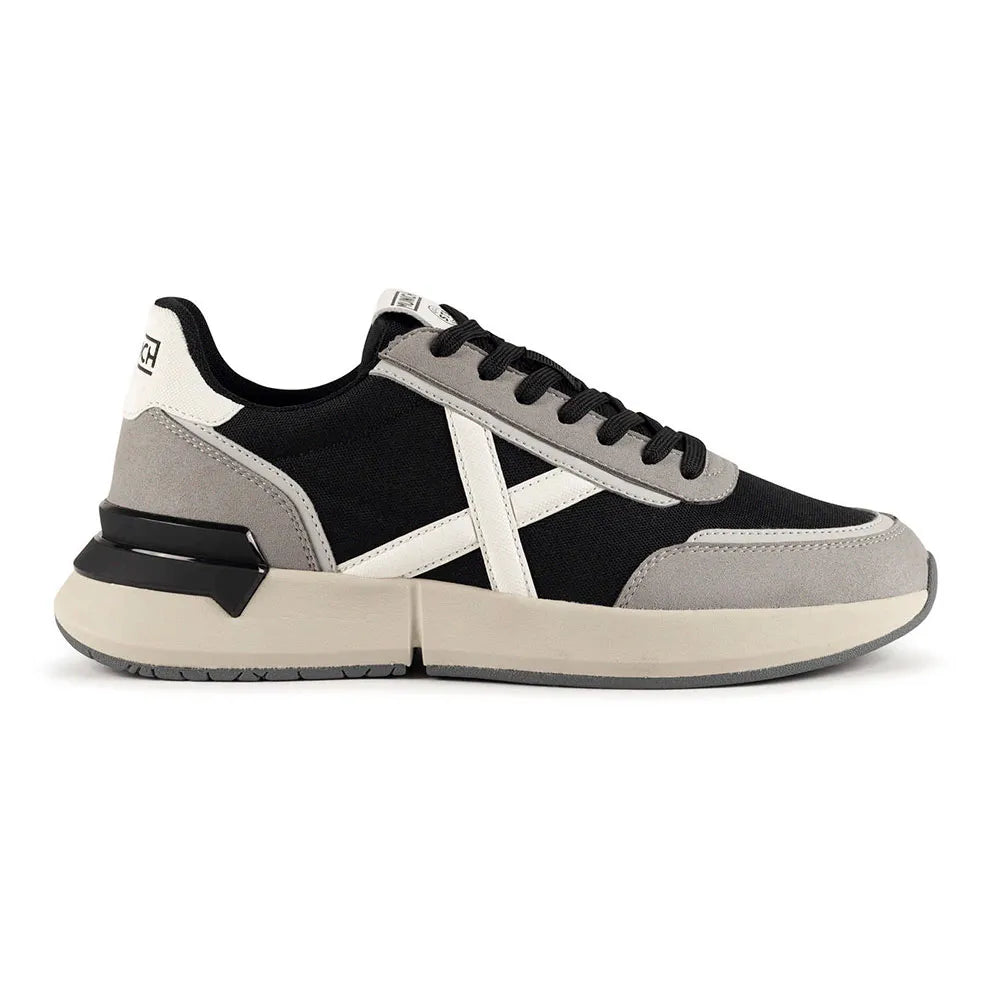 Munich Versus 120 trainers