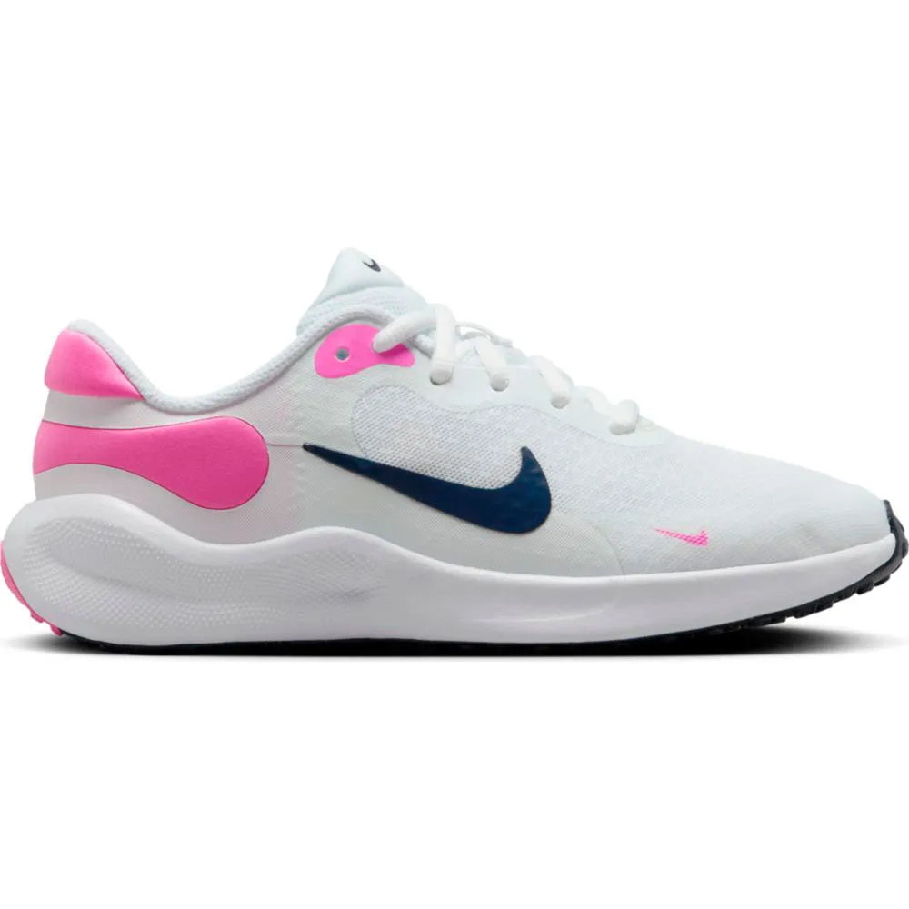 Nike Revolution 7 running shoes