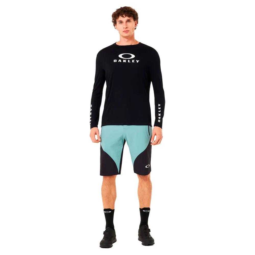 Oakley Seeker airline shorts with chamois