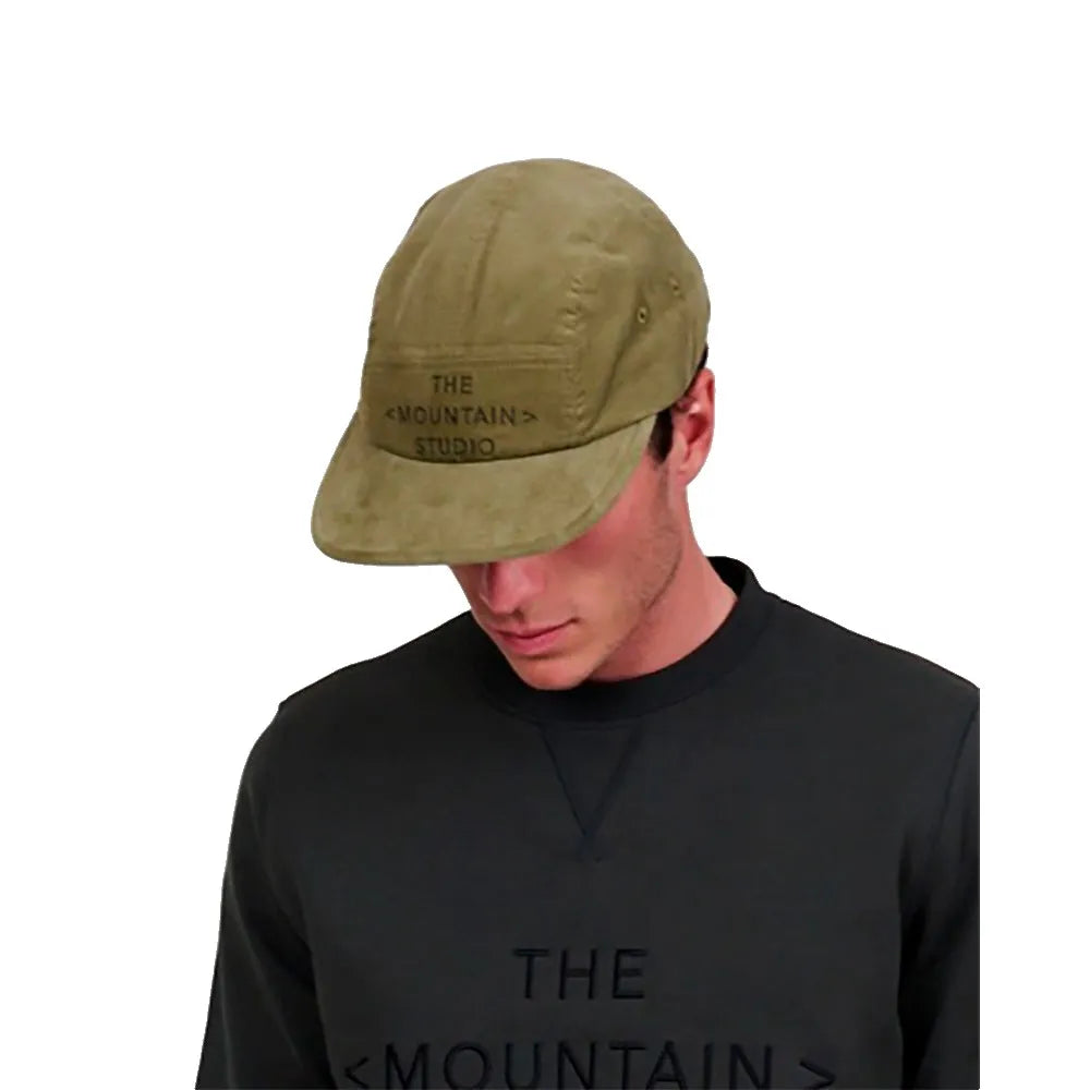 The mountain studio Camp cord cap