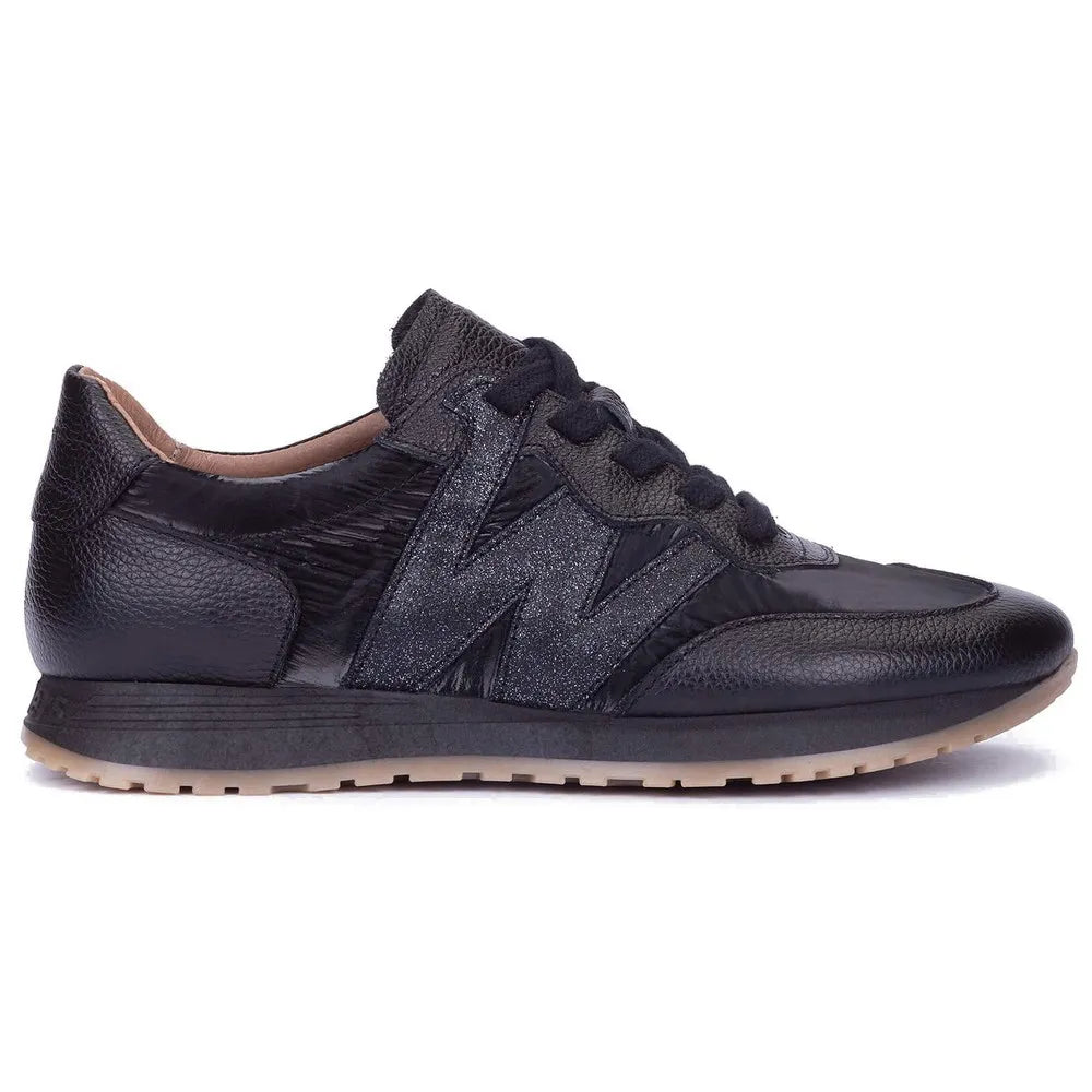 Wonders A-4810 trainers