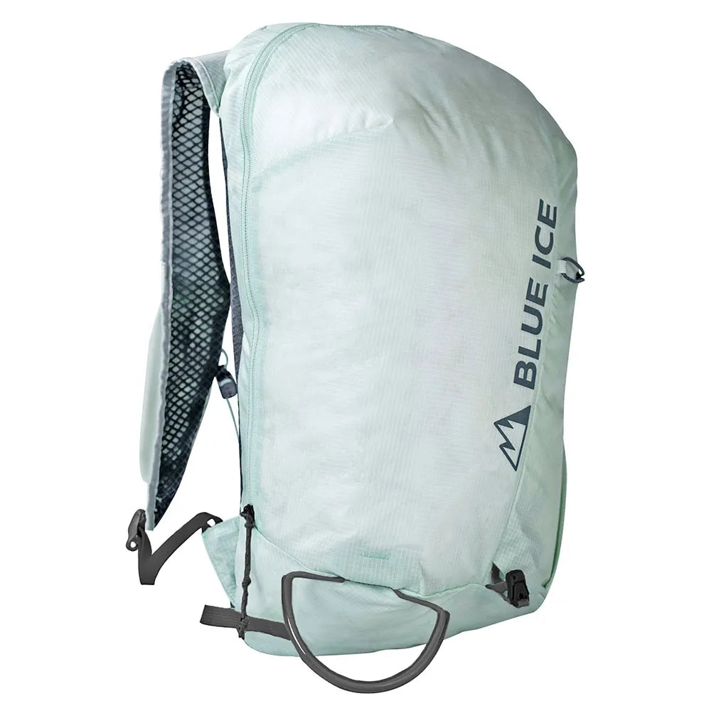 Blue ice Taka UL 20L backpack