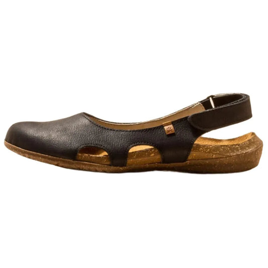 El naturalista N413 Wakataua Barefoot sandals