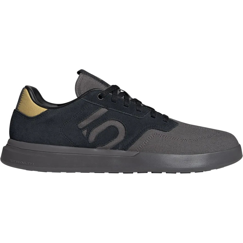 Five ten Sleuth hiking shoes