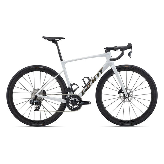 Giant Defy Advanced Pro 1 Rival AXS 2025 road bike