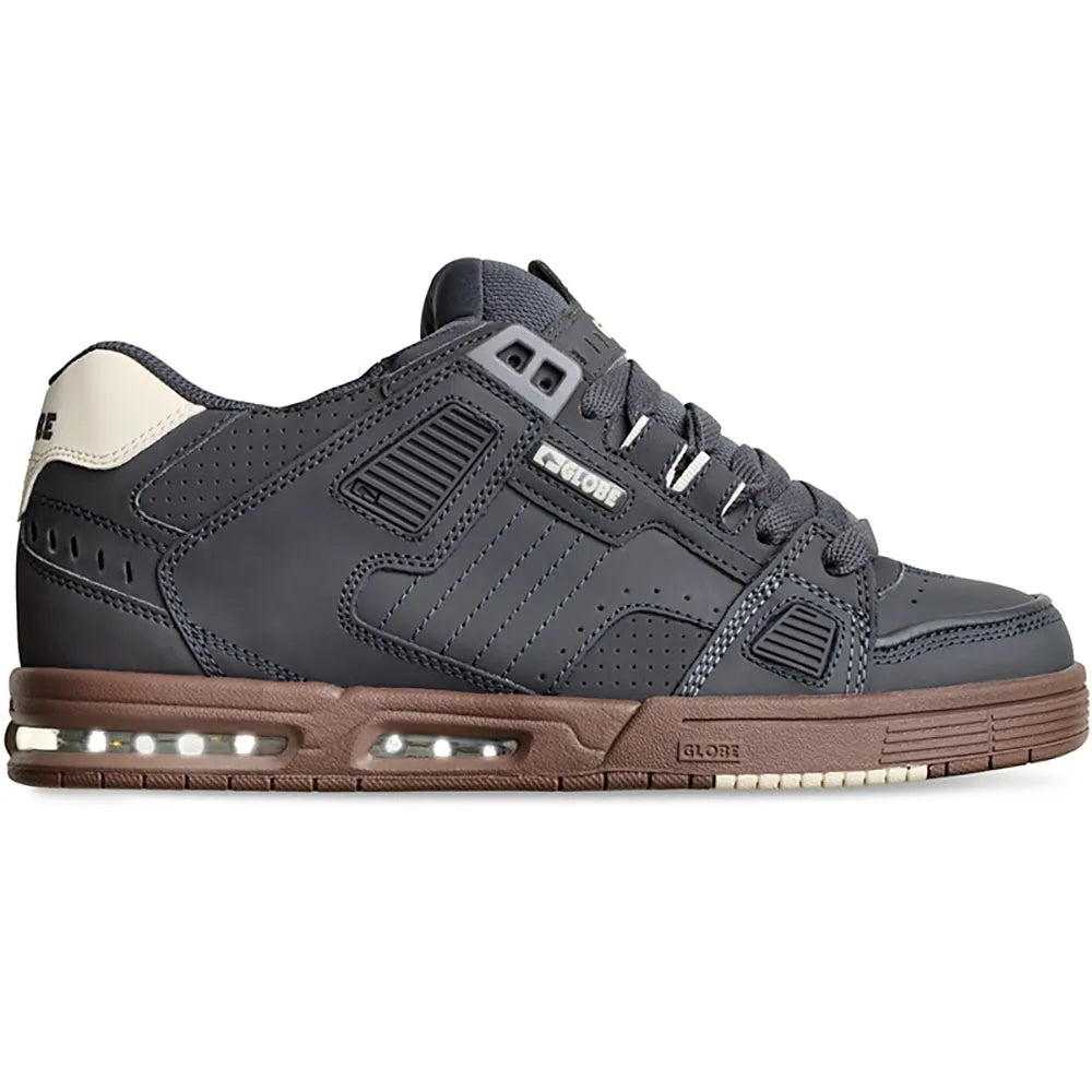 Globe Sabre trainers