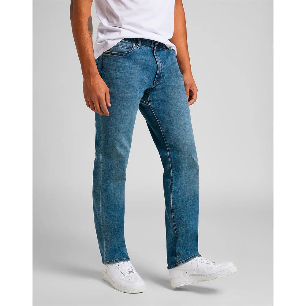 Lee Extreme Motion Straight Fit Tapered jeans