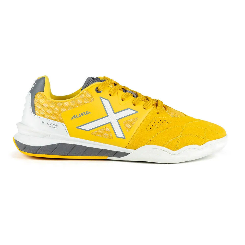 Munich Aura 03 trainers