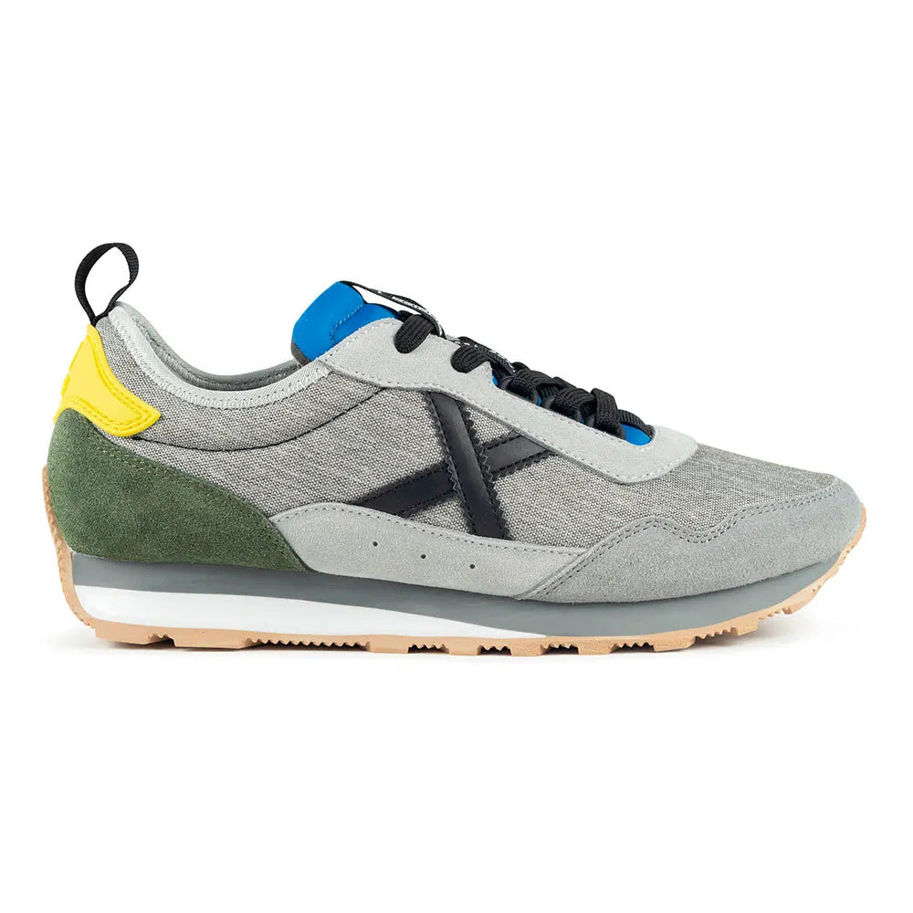 Munich UM 102 trainers