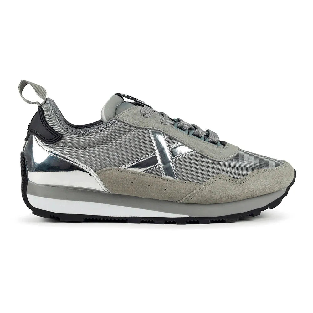Munich UM 42 trainers