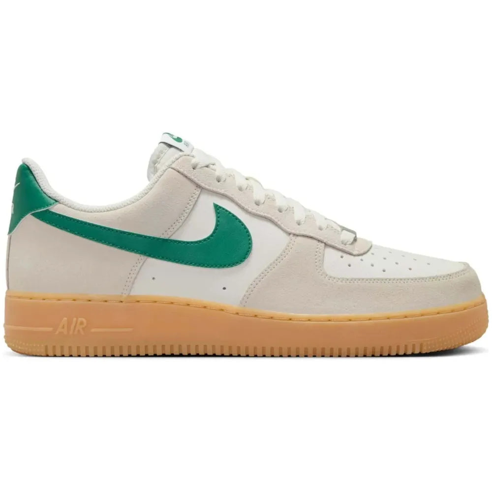 Nike Air Force 1 ´07 LV8 trainers