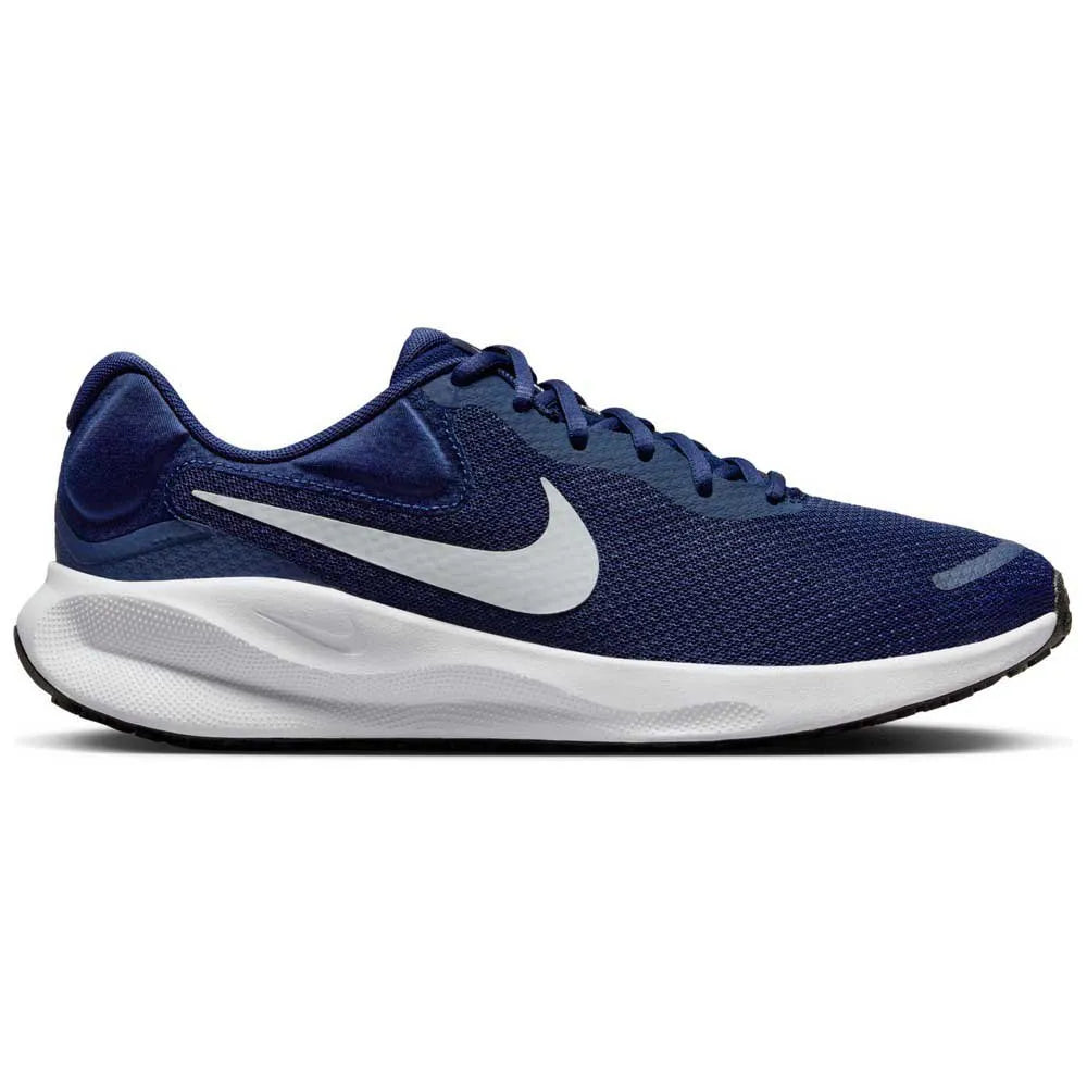 Nike Revolution 7 trainers