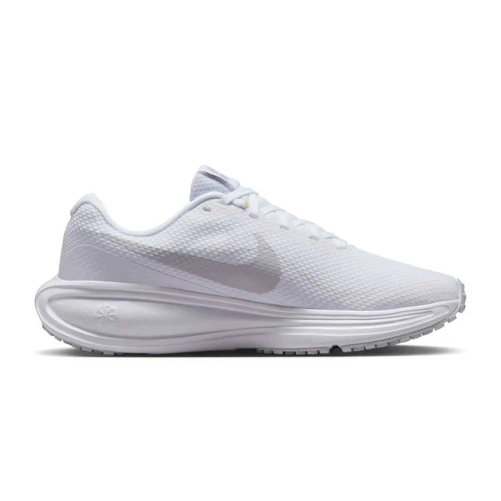 Nike Revolution 8 running shoes