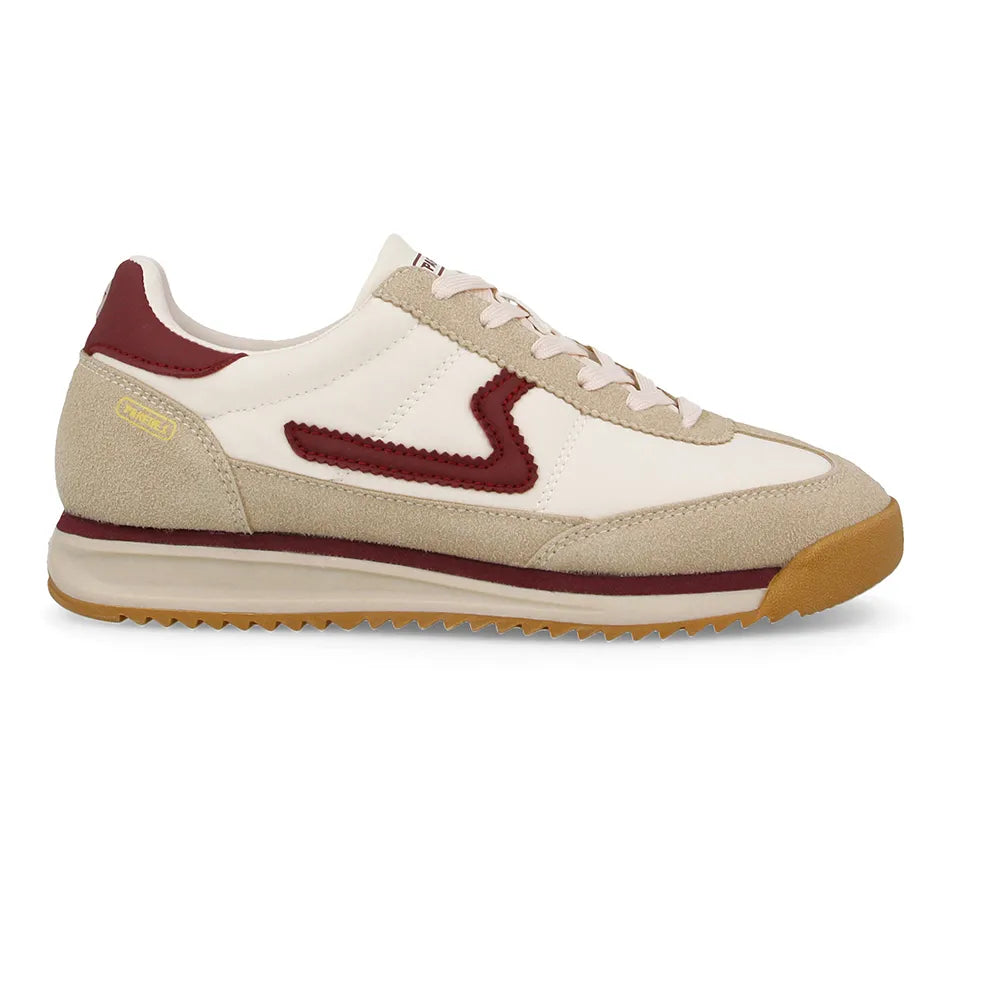 Paredes Chelva trainers