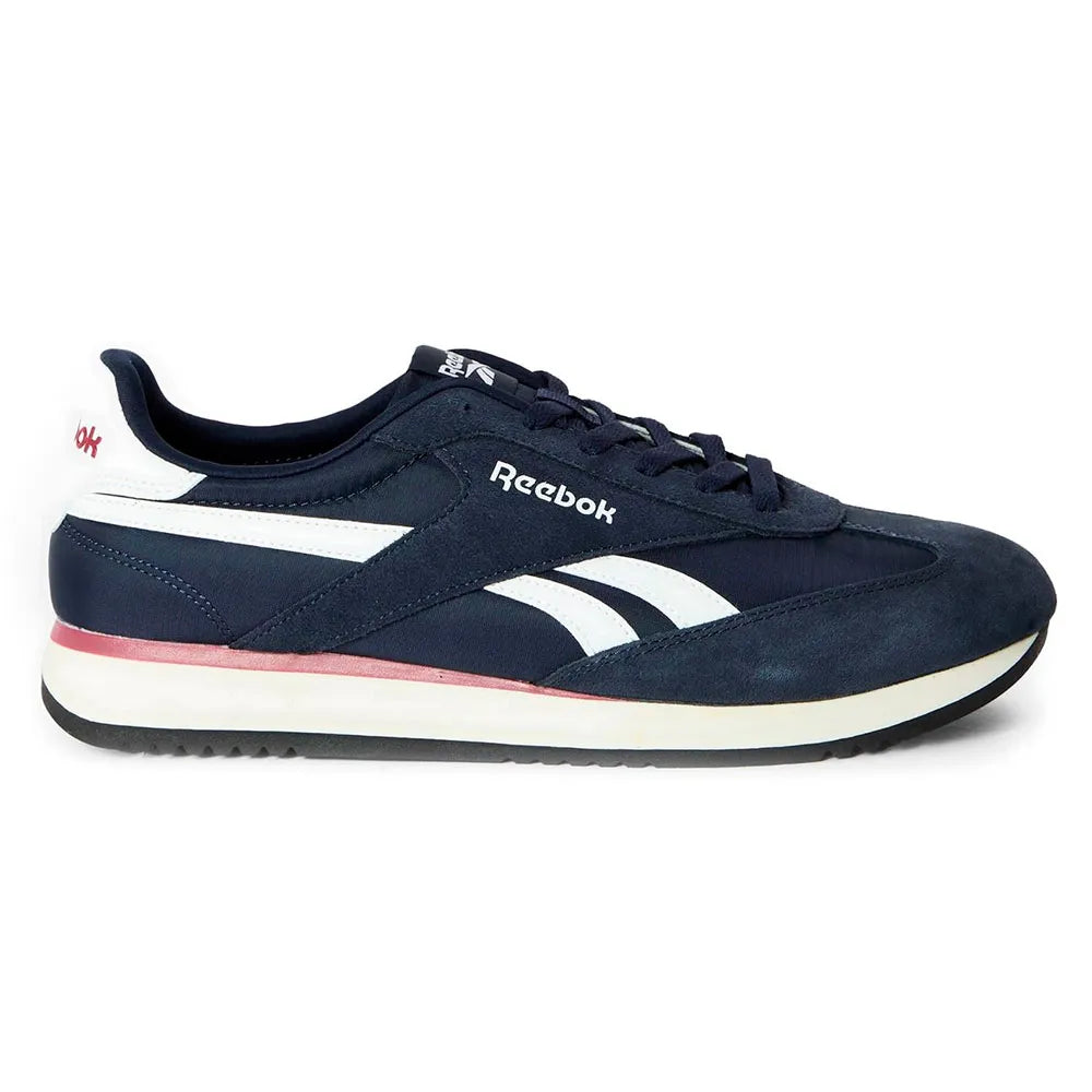 Reebok World 70 trainers