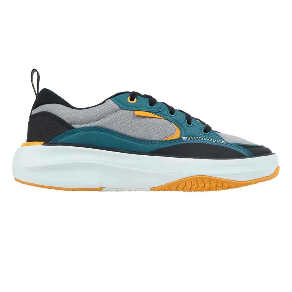 Reef Fanning trainers