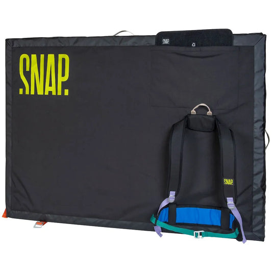 Snap climbing Grand Stamina crash pad