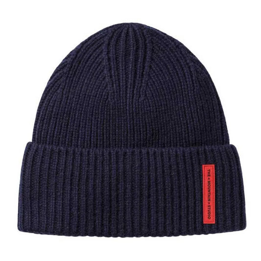 The mountain studio Are beanie